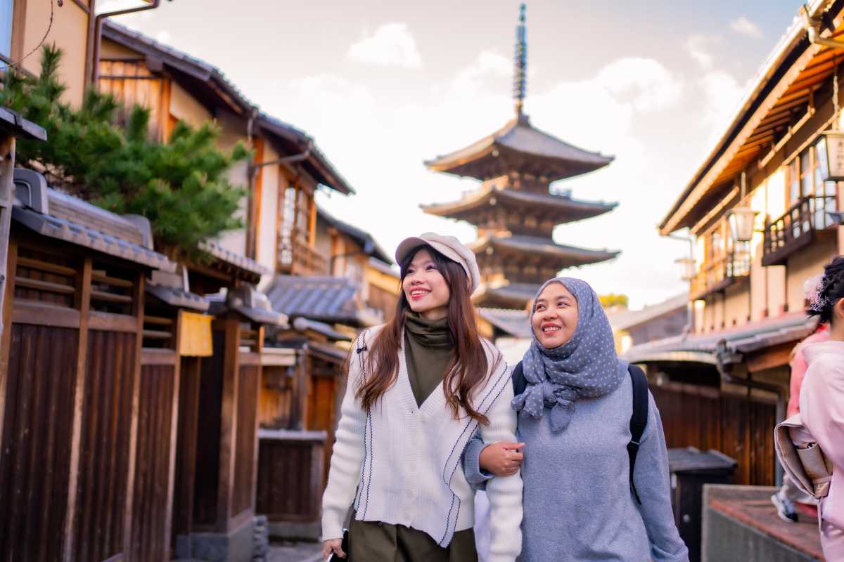 5 Essential Etiquette Rules for Cultural Immersion